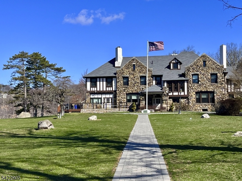 13 Algonquin Ave