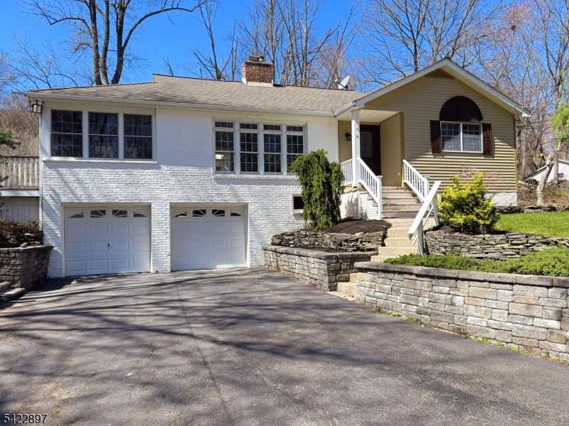 4 Baker Rd