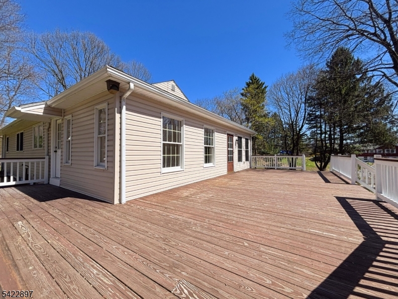 4 Baker Rd