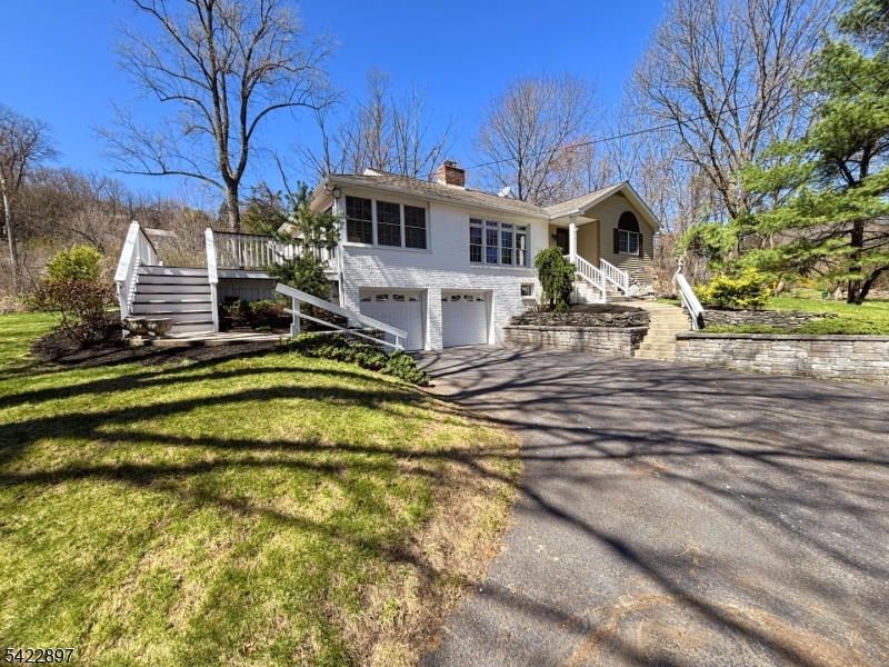 4 Baker Rd