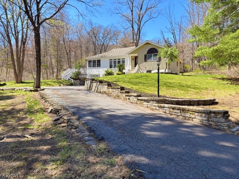 4 Baker Rd