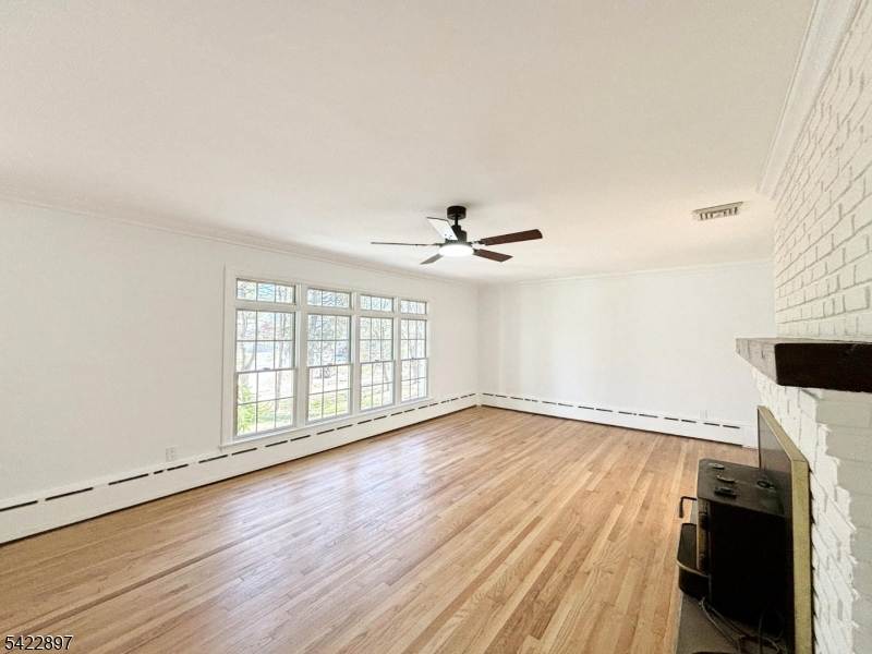 4 Baker Rd