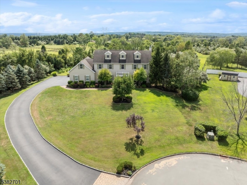 15 Alaco Ln
