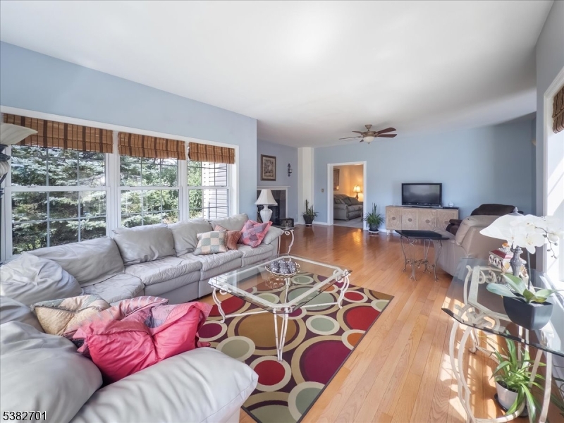 15 Alaco Ln