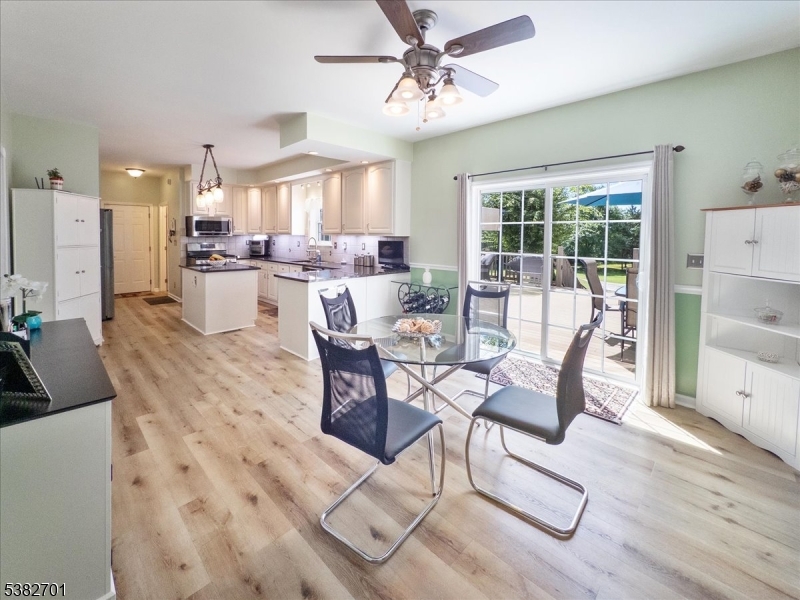 15 Alaco Ln
