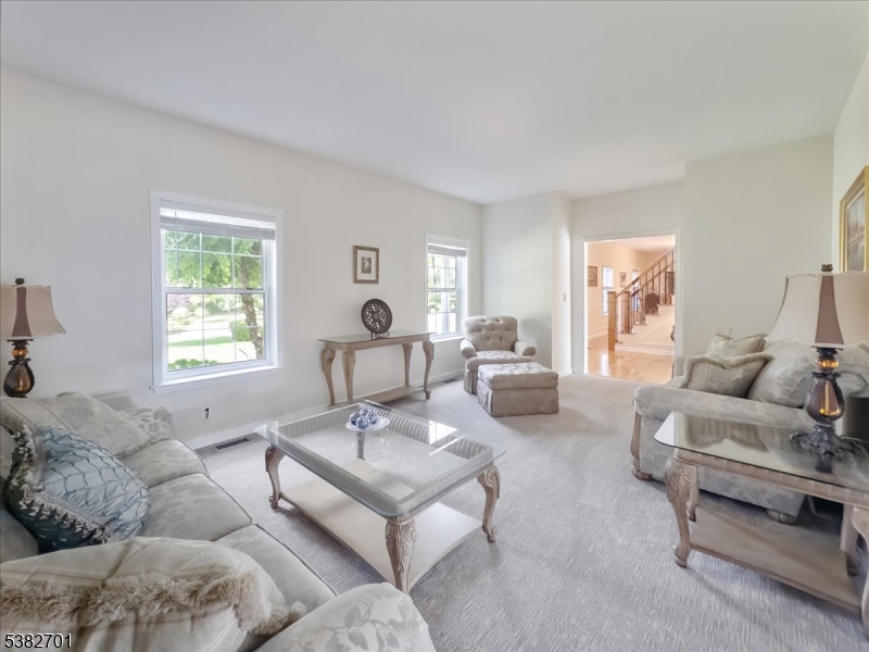 15 Alaco Ln