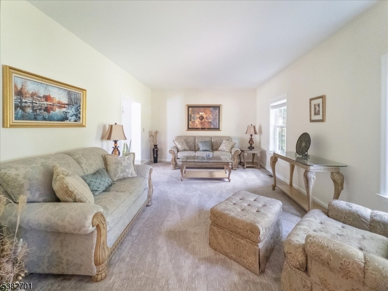 15 Alaco Ln