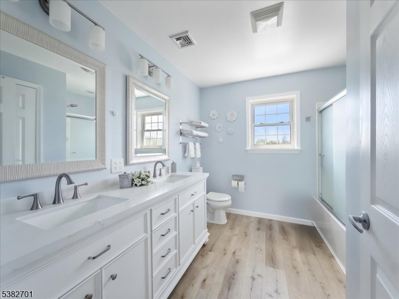 15 Alaco Ln