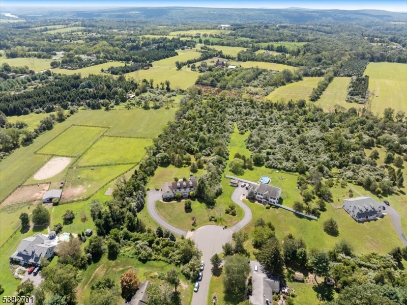 15 Alaco Ln