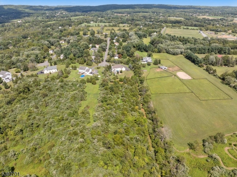 15 Alaco Ln