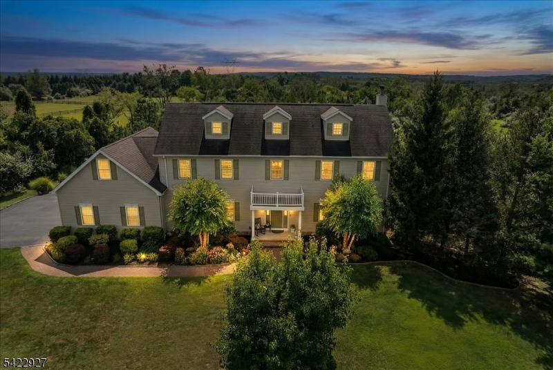 15 Alaco Ln