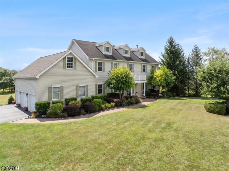 15 Alaco Ln