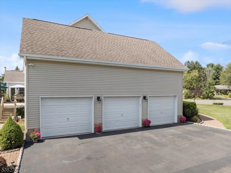 15 Alaco Ln