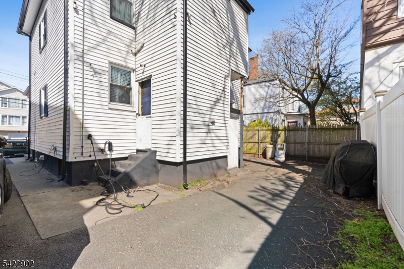 726 14Th Ave