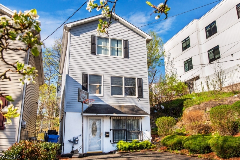 67 Cliff St