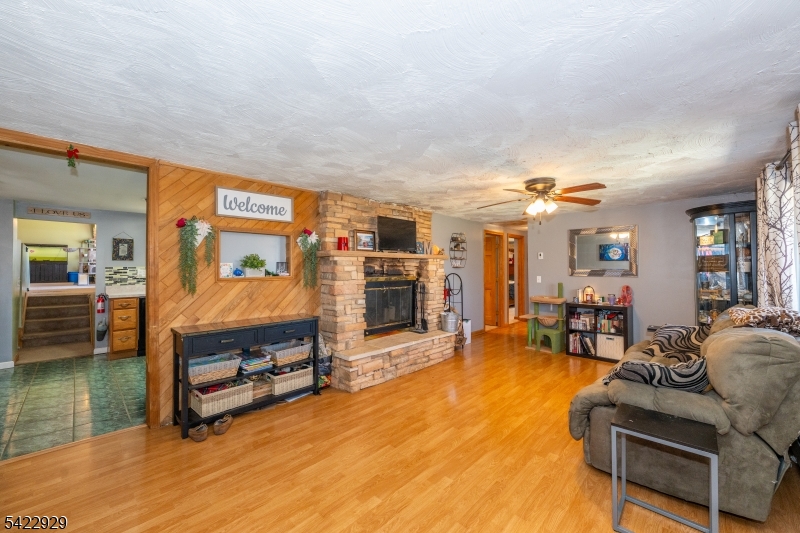 74 Scenic Dr