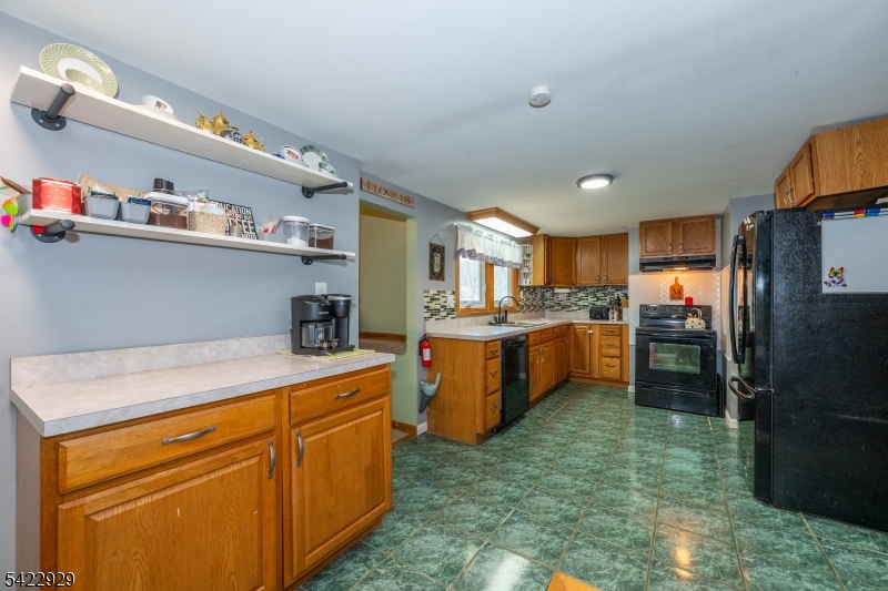 74 Scenic Dr