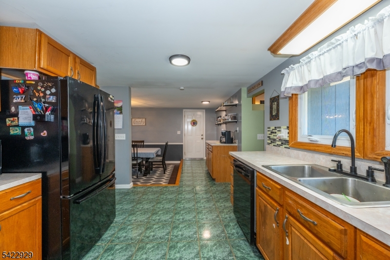74 Scenic Dr