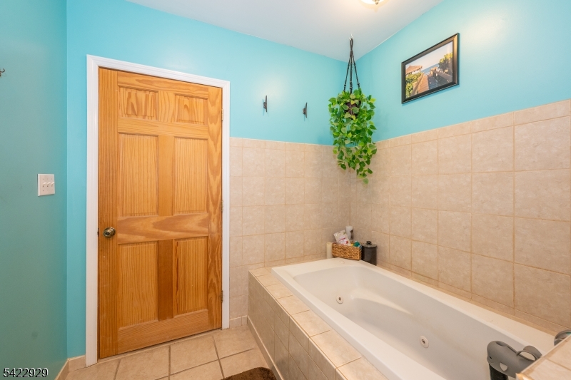 74 Scenic Dr