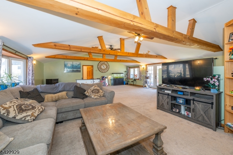 74 Scenic Dr