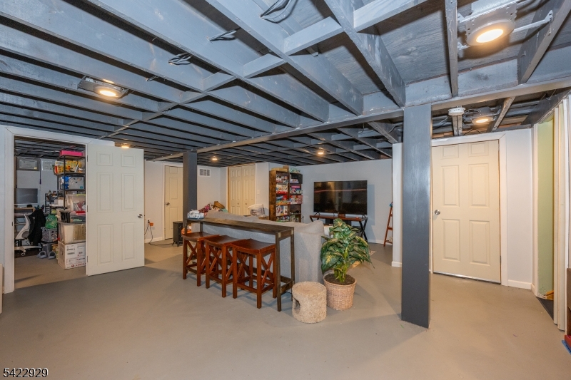 74 Scenic Dr
