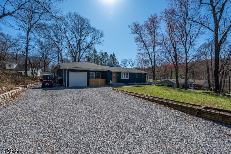 74 Scenic Dr