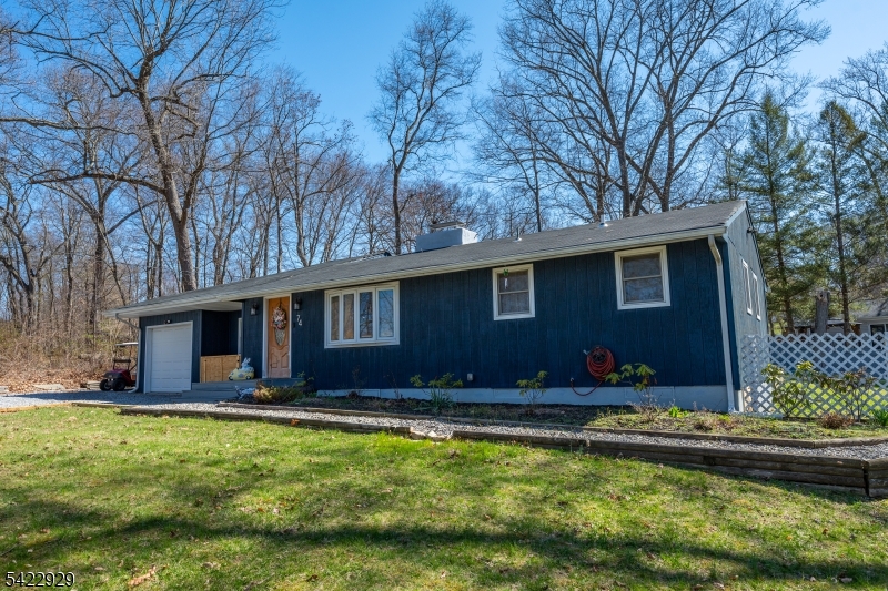 74 Scenic Dr