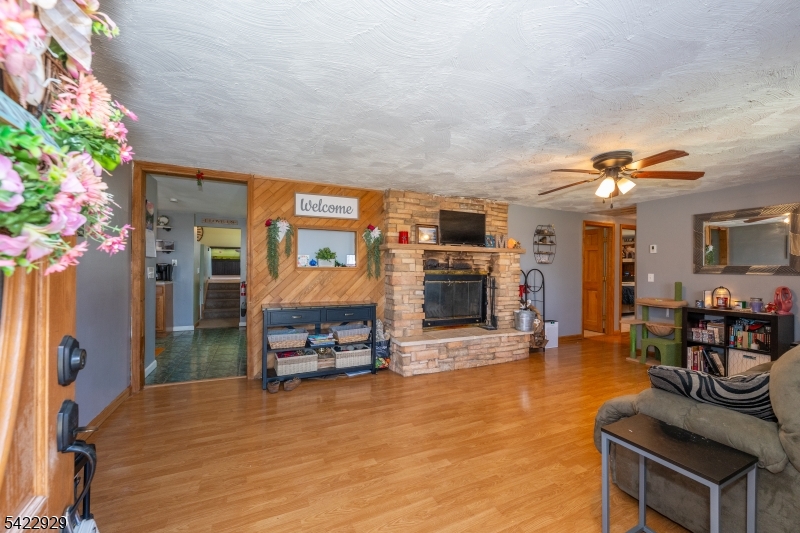 74 Scenic Dr