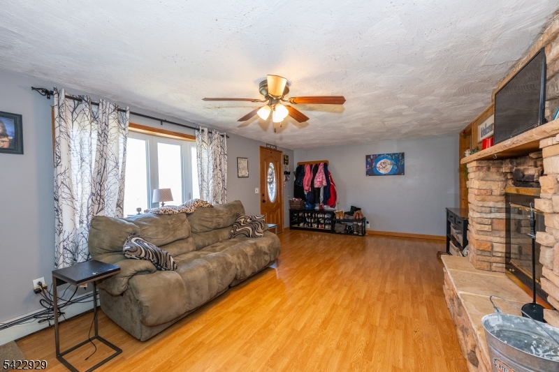 74 Scenic Dr