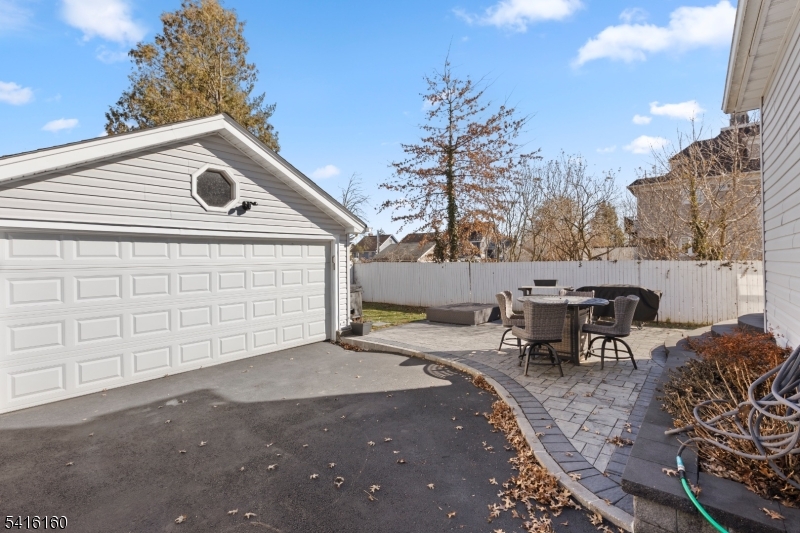 72 Valley Way