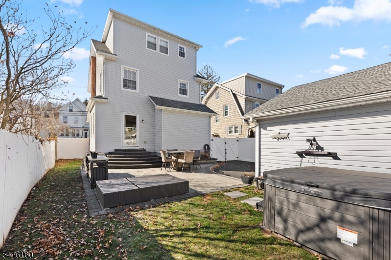 72 Valley Way