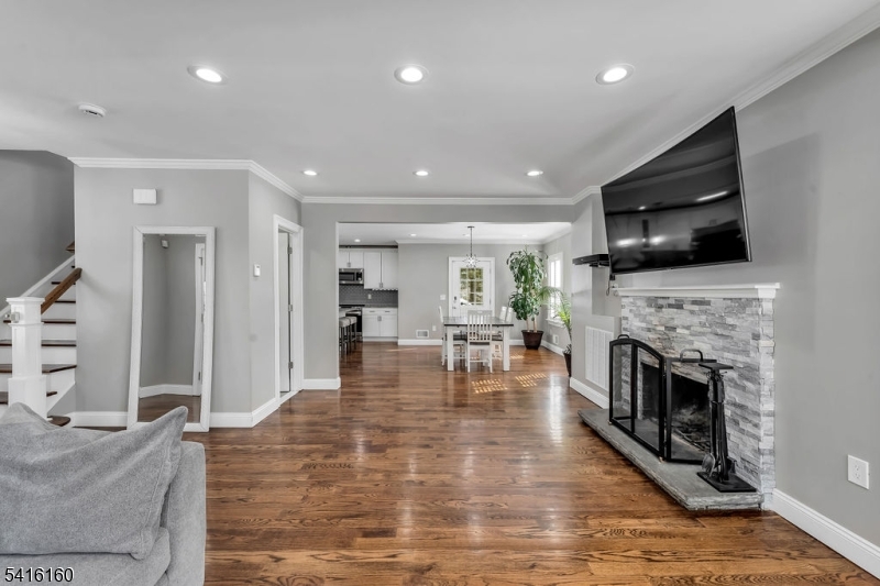 72 Valley Way