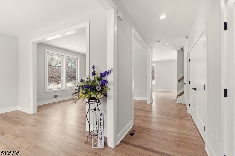 237 S Main St