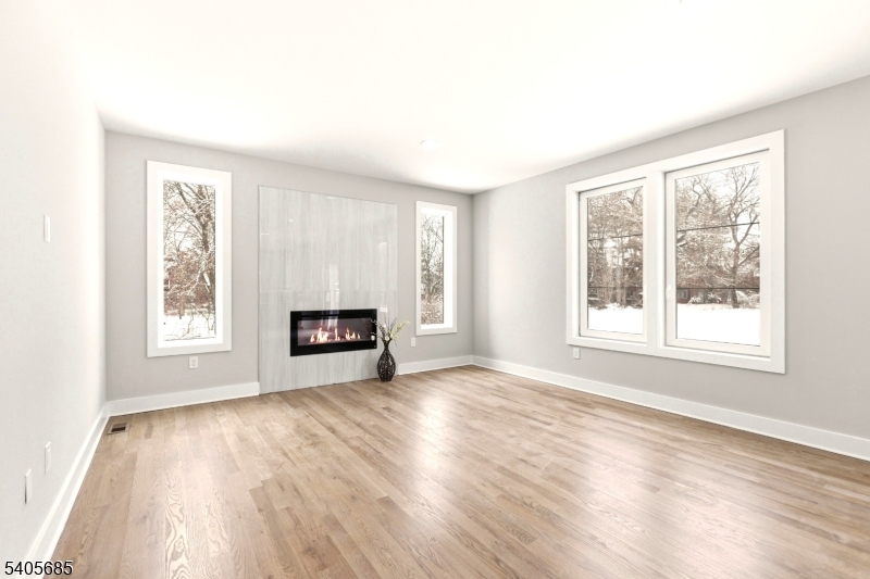 237 S Main St