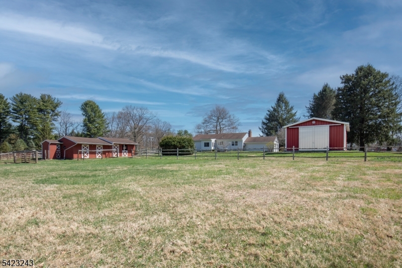 1 Scarlet Oak Rd