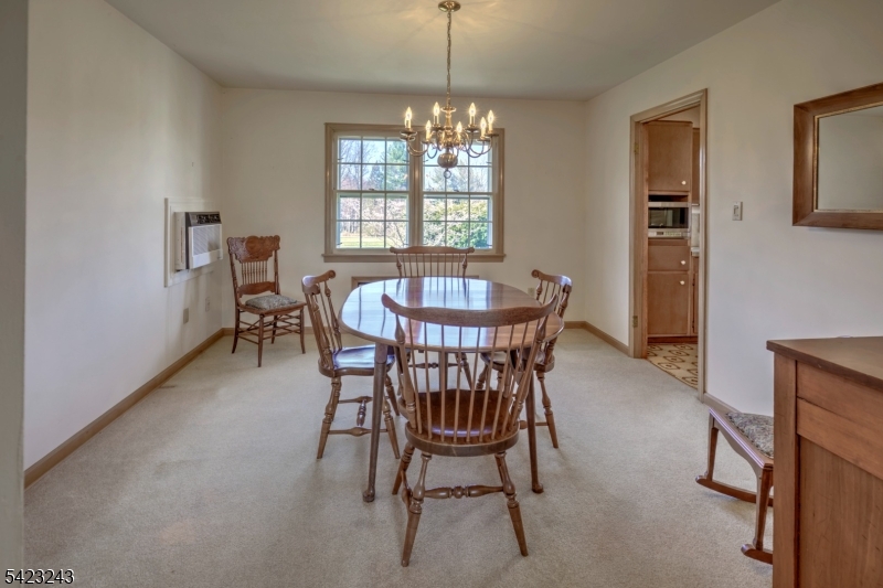 1 Scarlet Oak Rd