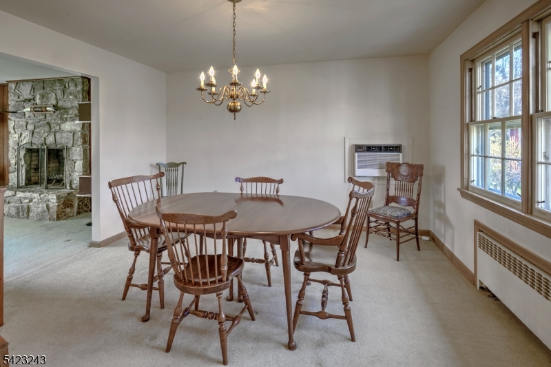 1 Scarlet Oak Rd