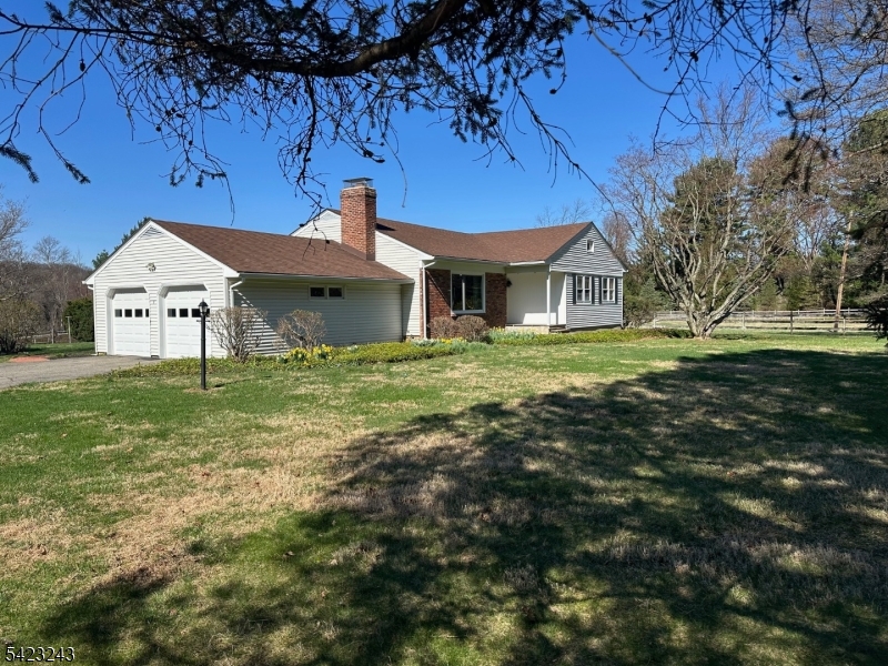 1 Scarlet Oak Rd