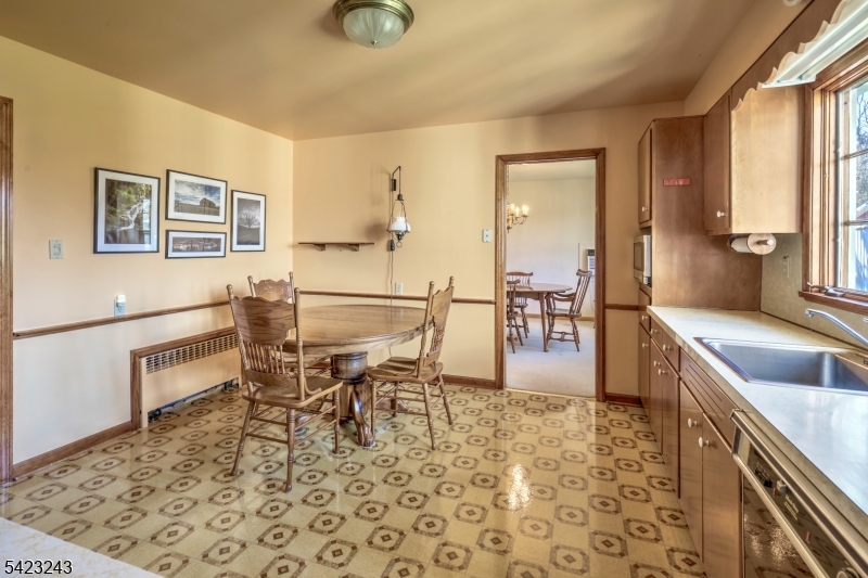 1 Scarlet Oak Rd