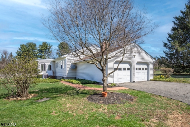 1 Scarlet Oak Rd