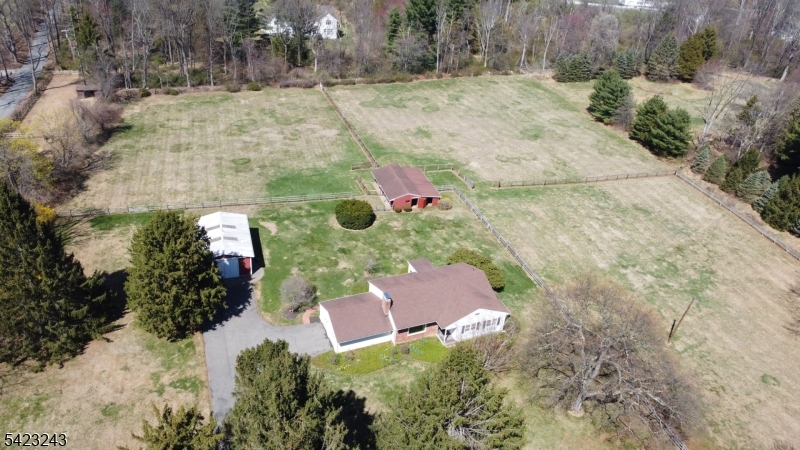 1 Scarlet Oak Rd
