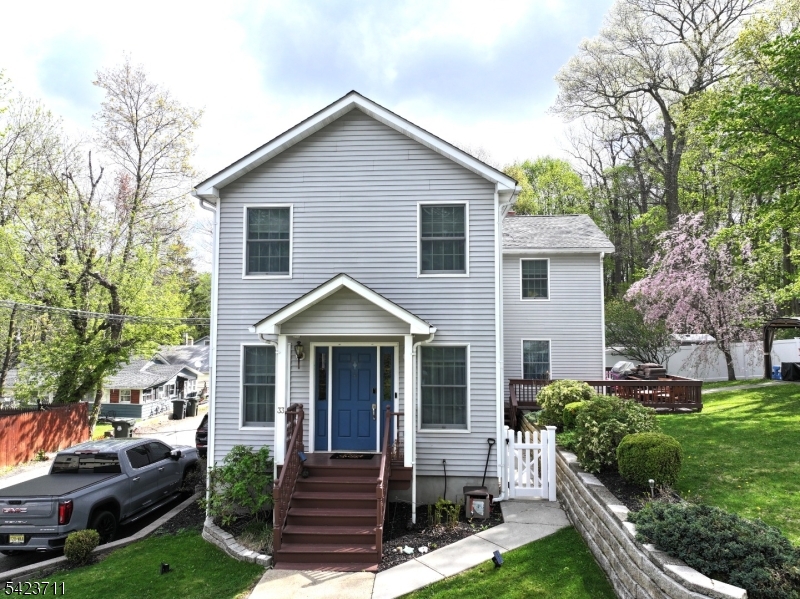 33 Woodsedge Ave, Mount Olive Twp., 07828, 