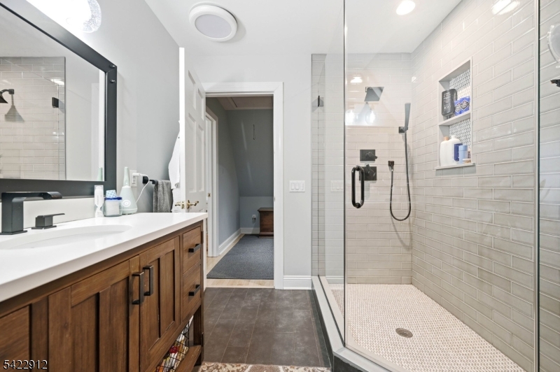 173 Point Breeze Dr