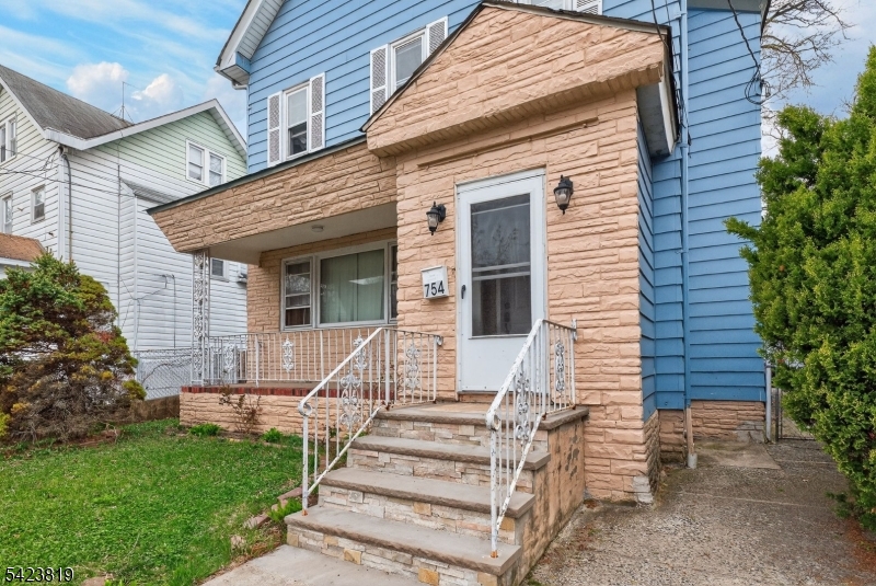 752 Highland Ave