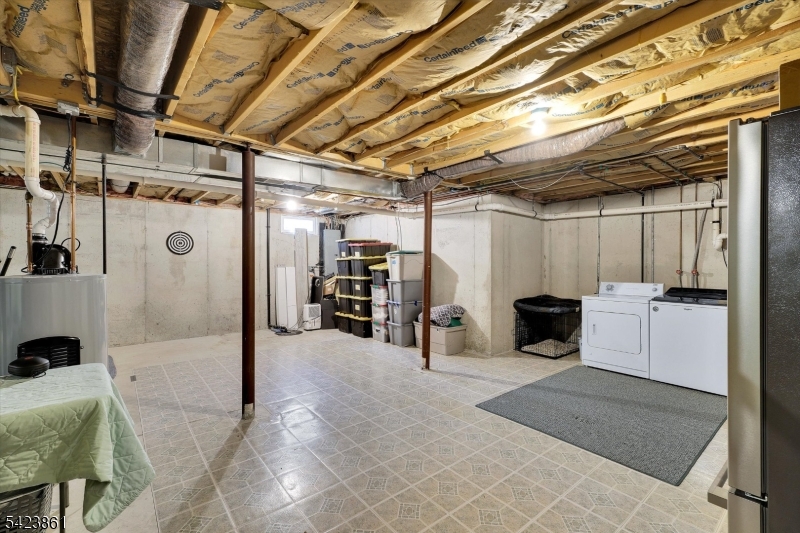 111 N Laurel St