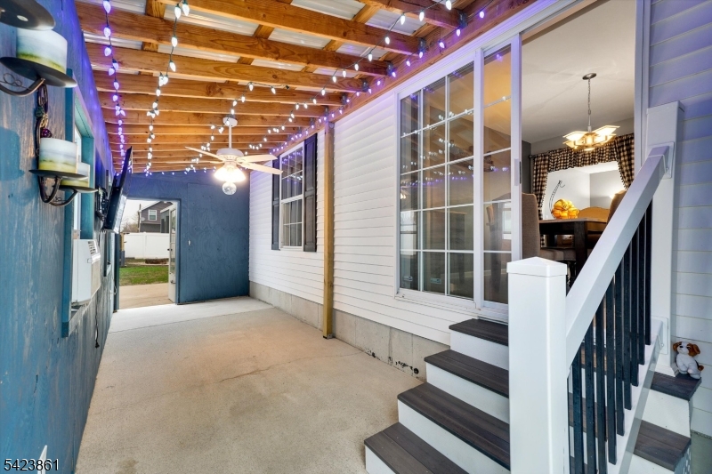 111 N Laurel St