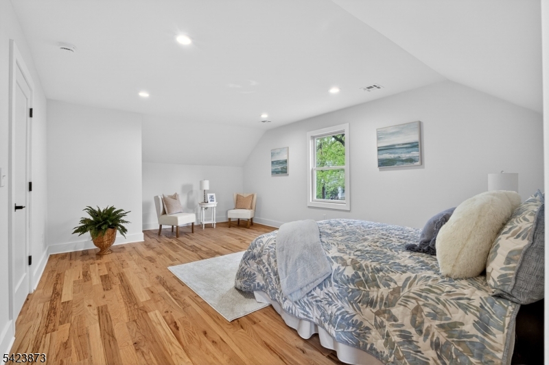 287 Orange Rd