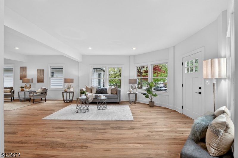 287 Orange Rd