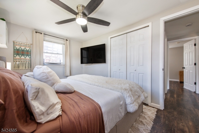 516 Upper Highland Lks Dr