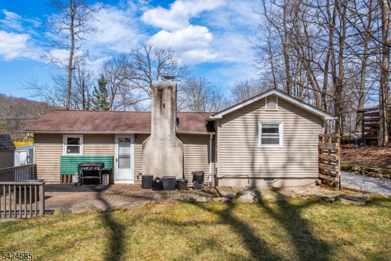 516 Upper Highland Lks Dr